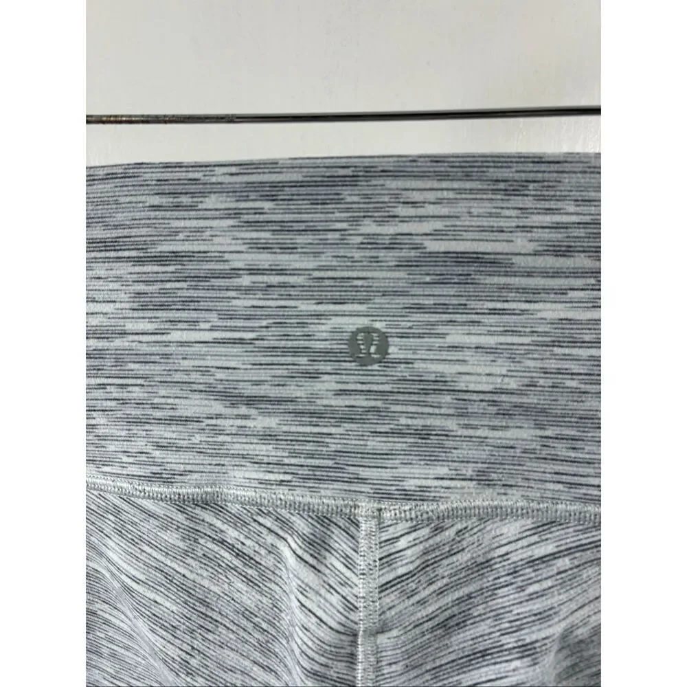 Lululemon Wunder Under in Light Gray Size 4